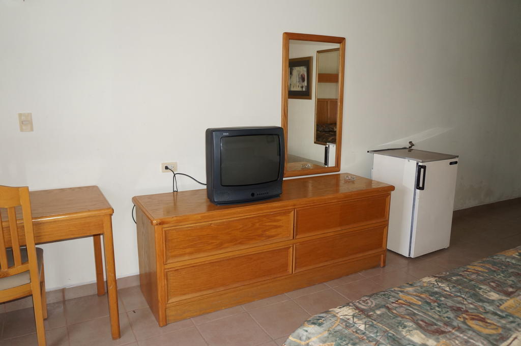 Maria Luisa Inn & Suites Juarez  Pokoj fotografie
